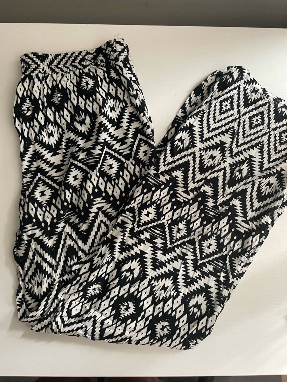 Woman’s a. Byer black and white pants